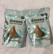 Bombones Kiss de chocolate con leche - Img 49784160