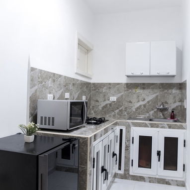 RENTA A EXTRANJEROS DE APTO DE LUJO EN EL VEDADO. 1 HABITACIÓN TIPO SUITE (BAÑO EN LA HABITACIÓN). TFONO: +53 52752578 - Img 105583097