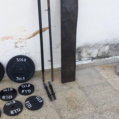 SE VENDEN ARTICULOS DE GIM ( DISCOS , BARRAS , MANCUERNAS , BANCO CON SU ESPALDAR - Img 125442291