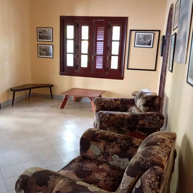 Casa independiente en miramar de 5/4 + garage. Dos plantas. - 6/6