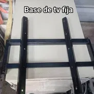 Base de tv con sus tornillos hasta 40 x 40 cm los tornillos de atrás - Img 56534453