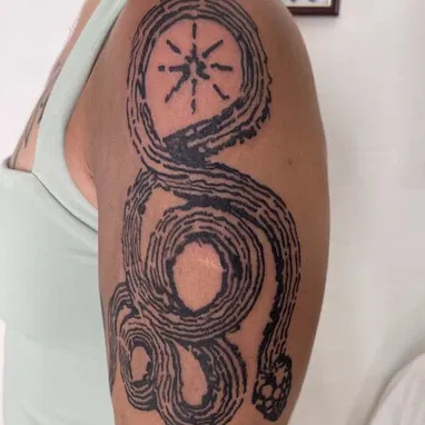 Si llevas meses diciendo “quiero tatuarme” pero no lo haces… este es el momento 👀🔥 - 6/10