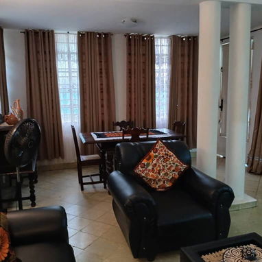 Excelente Casa disponible para Renta en Playa. Amplia experiencia con diplomáticos y empresarios. 535 9424442 - Img 122977464