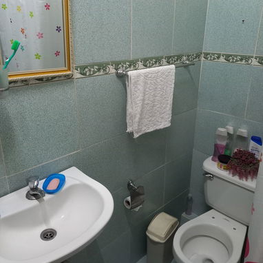 Vendo 2 casas en Playa. Dos casas en la misma propiedad,5 cuartos en total,una sobre la otra(Una con todo adentro) - 7/10