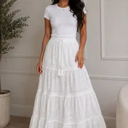 Sayas blancas elegantes perfectas para toda ocasión - Img 56968745