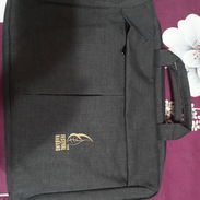 Portafolios para lapto de uso en buen estado llamar al 78605934 - Img 38593347