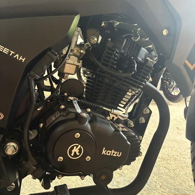 MOTO DE COMBUSTION MARCA KATZU CHEETAH 200* - 3/4