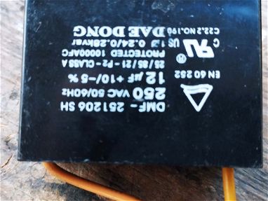 Vendo capacitores de 2.5, 3 y 5 uF 450 V y de 50 uF 200 V (este último de arranque) - Img main-image-45614396