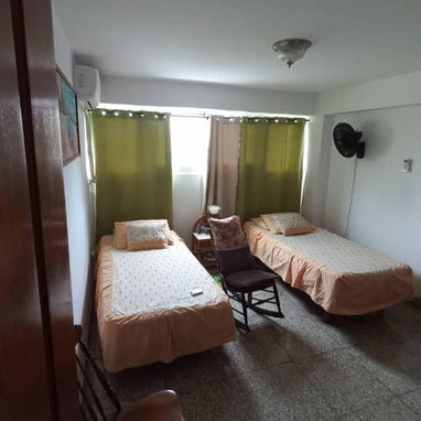 Apartamento en el Vedado, en edificio residencial 🏡 - Img 118955448