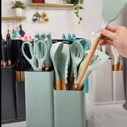 👩🏻🍳Set de utensilios para cocina de silicona de 19 piezas, incluyendo la tabla para picar. 🏷️$15 000 - Img 55407621