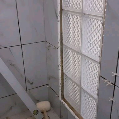 Albañil profesional y pintor. - 7/10