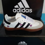 Tenis Adidas Samba de mariposas - Img 57389225