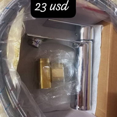 Ducha de tres tiros , fregadero , llaves mezcladoras entre otros - Img 118996051