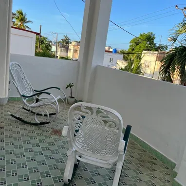 Se renta apartamento en 48 y 9na Playa. De 2 cuartos con Ecoflow. - 8/9