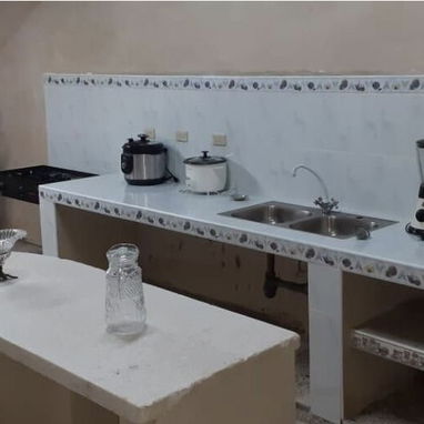Renta de gran casa con piscina en guanabo, a precio super económico. - Img 118556608