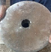 Piedra de esmeril de las grandes de las antiguas - Img 44010995