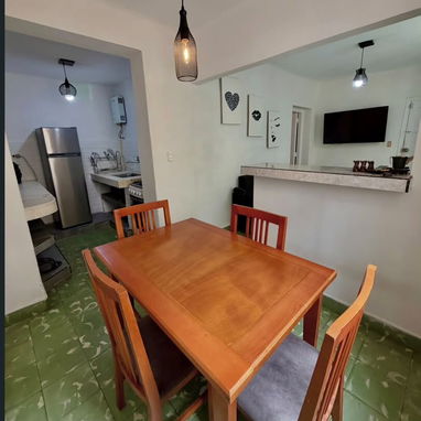 APTO ORIGINAL DE 1 HAB CERCA DE 25 Y 12 VEDADO 2DO PISO SEMI INTETIOR CON BALCÓN 53614857 - 6/10