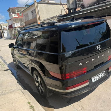 Vendo Hyundai Santa Fe, 2024 límite con 26,000 millas - Img 116694958