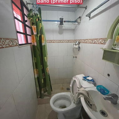 🏡 Casa en venta – Marianao 3 pisos, céntrica y con terraza - Img 115853915