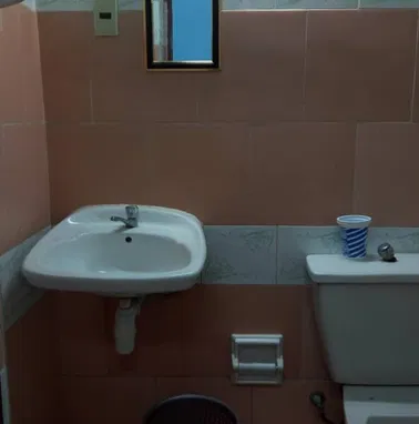 SE RENTA CASA DE 3 HABITACIONES CON SU PISCINA EN LA PLAYA DE GUANABO. 58274462 - Img 79439860