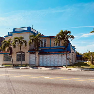 Cod.Z ✨Se renta hostal de lujo ✨tiene  8 habitaciones + planta eléctrica - Img 115925107