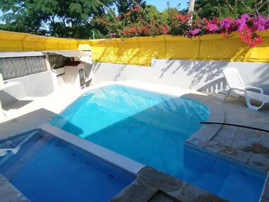 Rentamos casa con piscina de 4 habitacines climatizadas en Guanabo. WhatsApp 58142662 - Img main-image