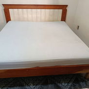 Vendo Cama King Size 2x2mts y ¡Regalo otro colchón de iguales dimensiones! - Img 55190392