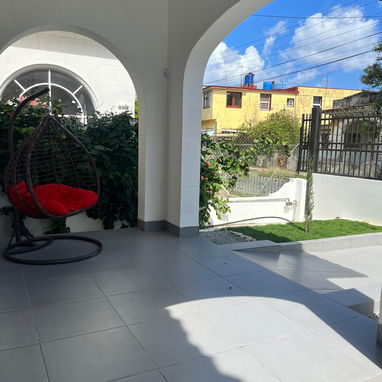 Casa capitalista con piscina en Kholy - Img 119683040