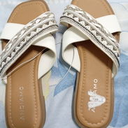 Sandalias nuevas sin usar - Img 55717909