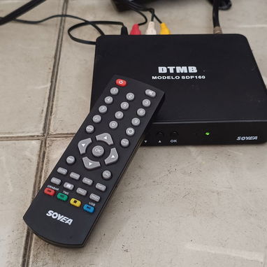 Televisor LG de 32pulg con su cajita HD, como nuevo! Esta impecable! - Img 120475701