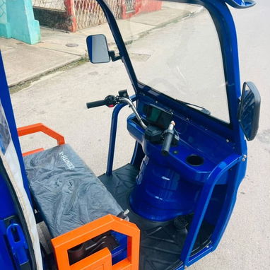 Triciclos Híbridos marca ZENITH con  Cabina y Panel Solar 0km - 2/5
