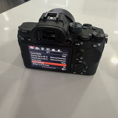 Sony α7 III (ILCE-7M3/B) - Sensor BSI de 24.2 MP - Img 126327793