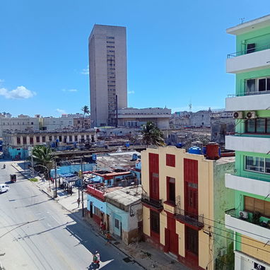 Vendo casa en centro habana, cayó hueso. A dos cuadras del hospital amejeiras - 8/10