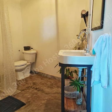 Renta moderno hostal de 6 apartamentos independientes en el centro del Vedado - Img 112778519