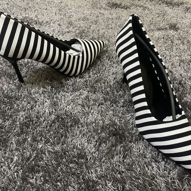 Zapatos de tacones. Nuevos en su caja. #38. Mensajería disponible - Img 115694230