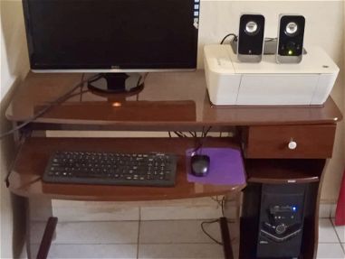 Computadora con todo incluido (impresora HP multifuncional y mesa de computadora) - Img main-image