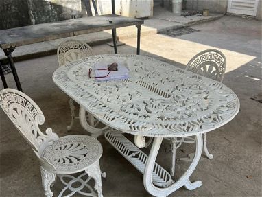 Juego de mesa con sus 4 sillas de metal blanco!!! - Img main-image