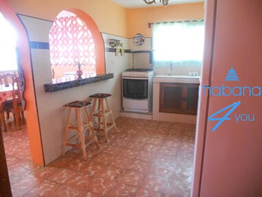 Hermosa casa a solo 5 cuadras de la pl de Guanabo , casa de 4 habitaciones climatizadas.  Reservas por WhatsApp 58142662 - Img 64198239