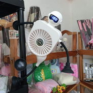 💨 Ventilador recargable con diseño de robot ... ideal para coches de bebes, oficinas, escuela de los niños y más  Tiene - Img 56966459