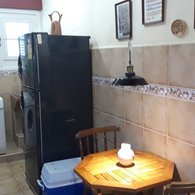 Alquilo apto en nuevo vedado de dos cuartos y dos baños totalmente amueblados y con electrodomésticos - Img 112456236