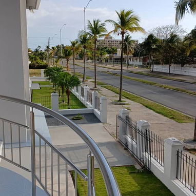 Alquiler de casa de lujo en Cienfuegos. Renta de casa en Cienfuegos Punta Gorda de lujo. Zona céntrica - Img 125490391