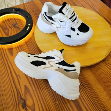 Zapatos variados, de diferentes diseños y colores. A muy buen precio - 4/10