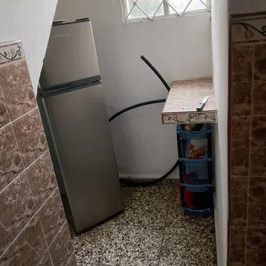 *$10.000usd. En venta apartamento (PLANTA ALTA) en Lawton, 10 de Octubre. Referencia: correo de Porvenir. Consta de sala - Img 121290318