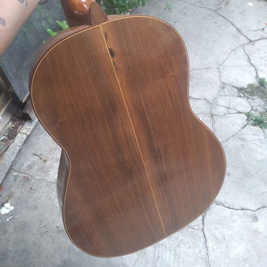 EN VENTA GUITARRA CLASICA DE MADERA MACIZA - Img 127563395
