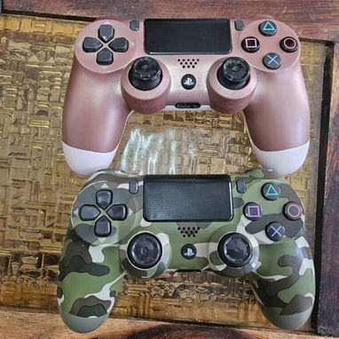 Leer bien. Aquí están todos los detalles. No respondo comentarois. No me ajusto. Soy de Centro Habana. PS4 Slim (Playsta - 3/5
