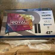 Televisor de 43 pulgadas smart tv Royal nuevo en caja con garantía y domicilio incluido no dude en llamar será bien aten - Img 45362315