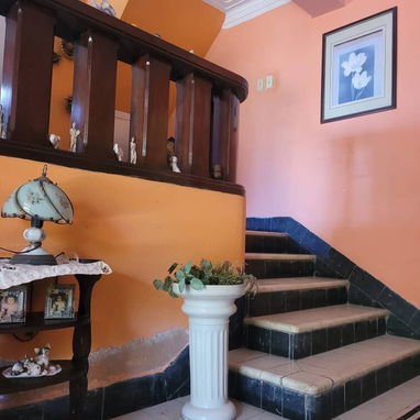En oferta!! Preciosa casa independiente con 4 cuartos, garaje y patio . Aproveche e invierta!!! - Img 118723658
