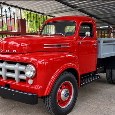 Camiones y Camionetas para Carga y Mudanzas Tel: 52683263 - 4/5