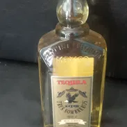 Vendo ron Santiago 11 años y Tequila - Img 57306680