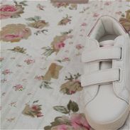 Zapatos infantiles nuevos a estrenar para niñas y niños. - Img 45182200